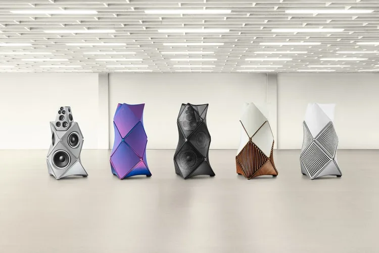coca-cola-sassocie-a-human-made-pour-une-edition-limitee-au-design-unique/carousel-12.jpg