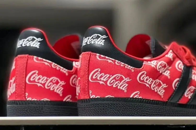 coca-cola-sassocie-a-human-made-pour-une-edition-limitee-au-design-unique/carousel-5.jpg
