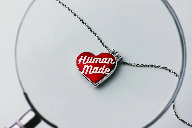 coca-cola-sassocie-a-human-made-pour-une-edition-limitee-au-design-unique/carousel-7.jpg