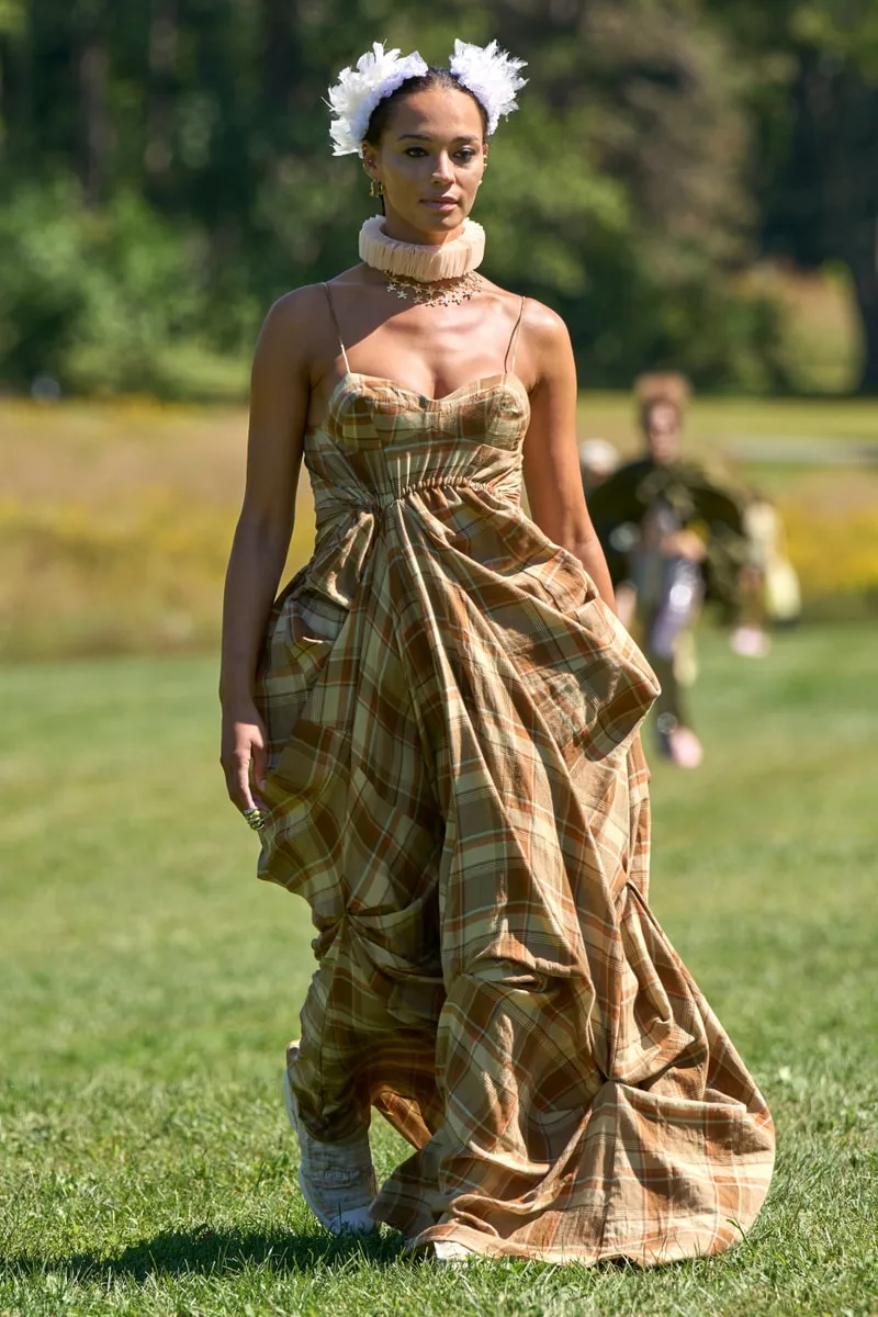 collina-strada-reinventer-la-mode-a-storm-king/carousel-15.jpg