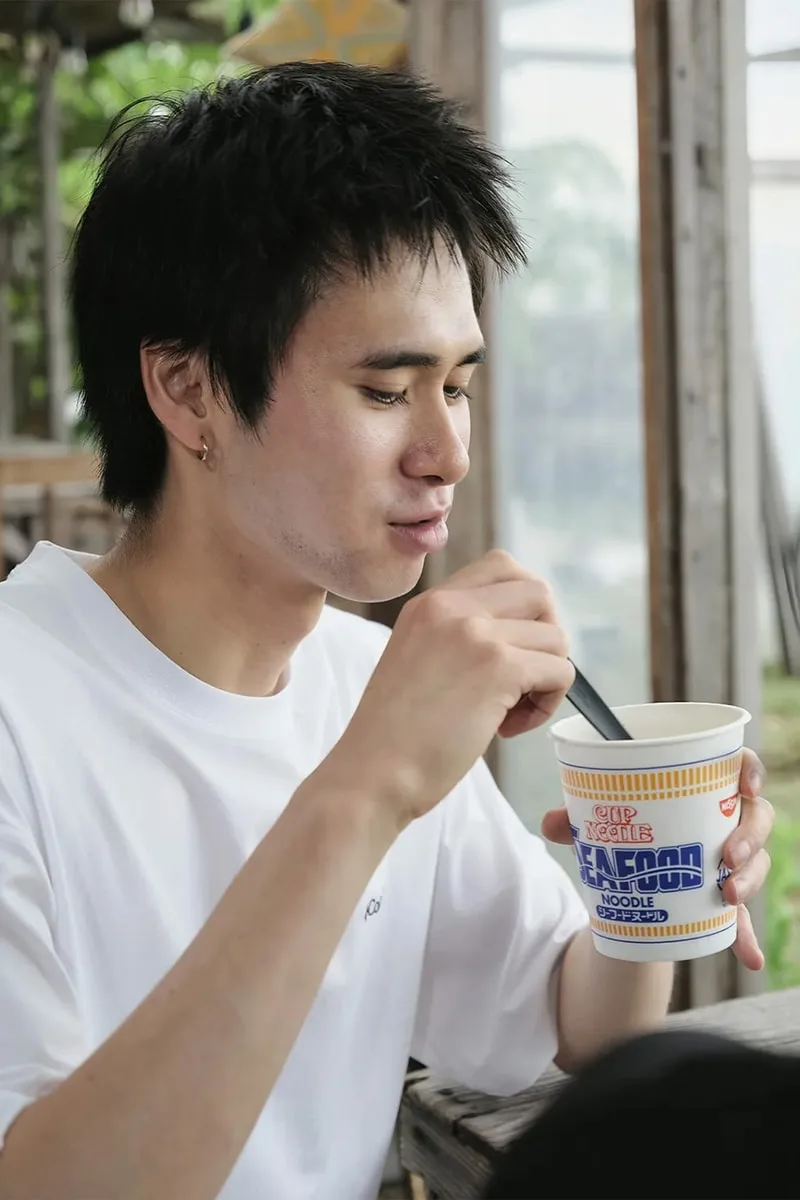 columbia-et-nissin-des-t-shirts-seafood-noodles-audacieux/carousel-13.jpg