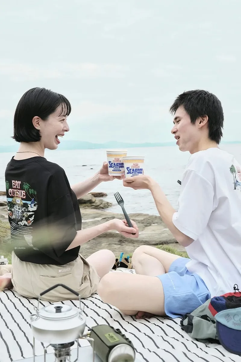 columbia-et-nissin-des-t-shirts-seafood-noodles-audacieux/carousel-2.jpg