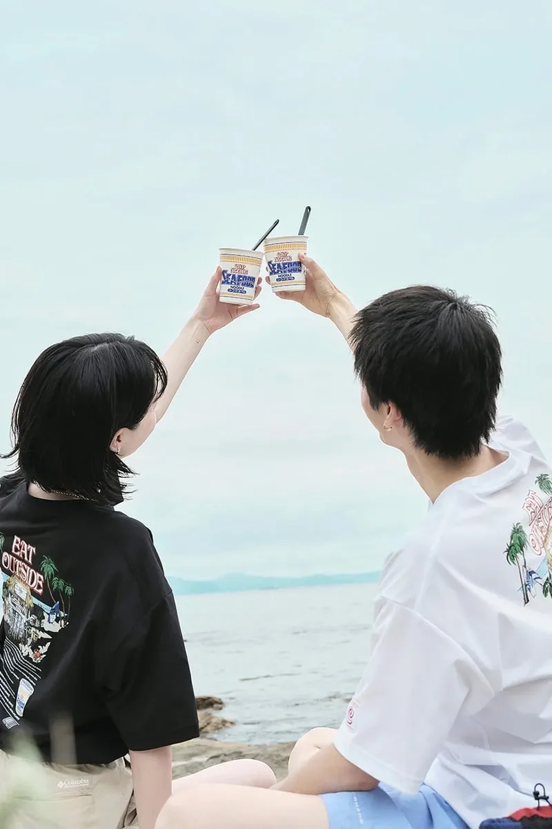 columbia-et-nissin-des-t-shirts-seafood-noodles-audacieux/carousel-3.jpg