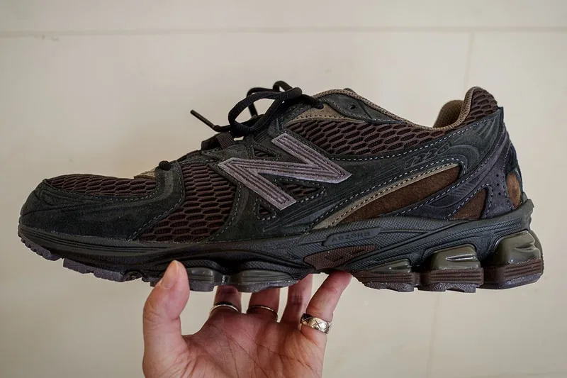 comme-des-garcons-x-new-balance-une-reinvention-utilitaire/carousel-1.jpg