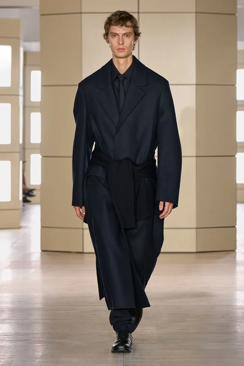 cos-fw26-elegance-moderne-et-decadence-des-annees-folles/carousel-2.jpg