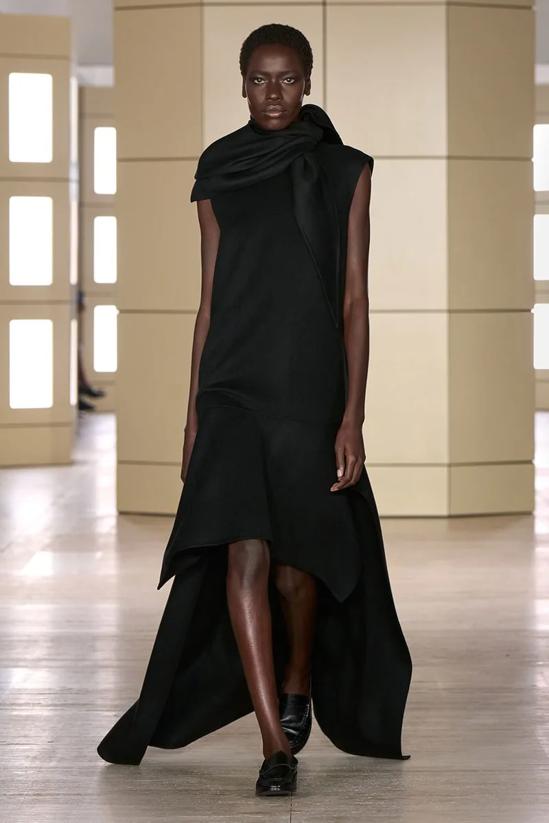cos-fw26-elegance-moderne-et-decadence-des-annees-folles/carousel-3.jpg