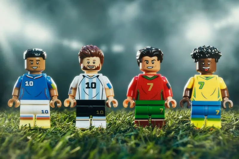 Cristiano Ronaldo, Kylian Mbappé, Lionel Messi et Vini Jr. immortalisés dans la nouvelle collection 'LEGO Editions' 2026 coupe du monde fifa portugal brésil argentine france légendes du football