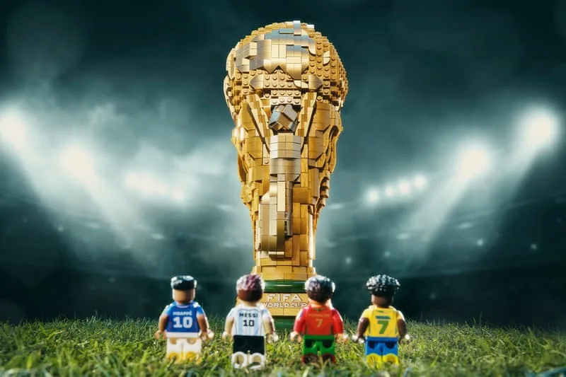 Cristiano Ronaldo, Kylian Mbappé, Lionel Messi et Vini Jr. immortalisés dans la nouvelle collection 'LEGO Editions' 2026 coupe du monde fifa portugal brésil argentine france légendes du football