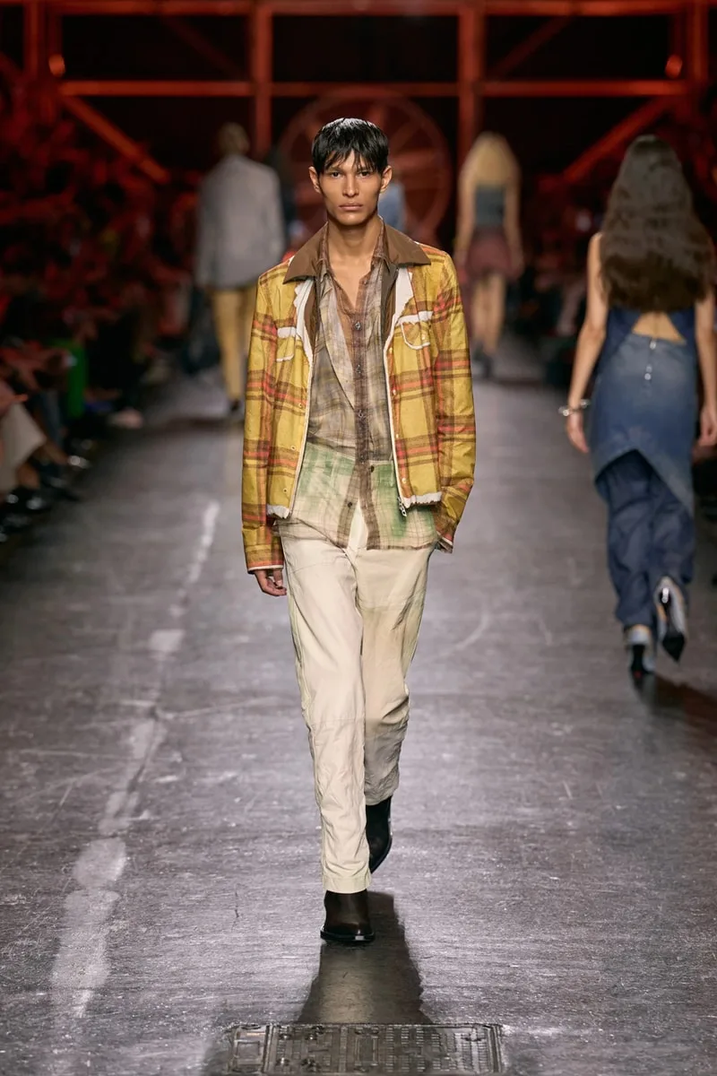 diesel-ss27-le-depart-flamboyant-de-glenn-martens/carousel-10.jpg