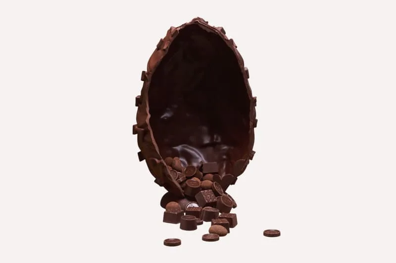 Informations sur la sortie de l'œuf en chocolat Dior à 30 montaigne par yannick alleno, assiette de Pâques Trompe L'œil