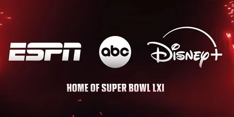 Logos ESPN, ABC, Disney+ sur fond sombre, texte: 'Home of Super Bowl LXI'.