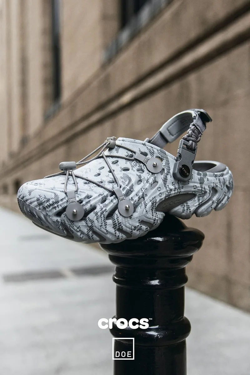 Explorez les silhouettes urbaines modernes avec la nouvelle collection DOE x Crocs