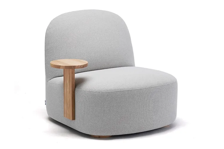 dozie-kanu-lart-de-transcender-le-mobilier/carousel-11.jpg