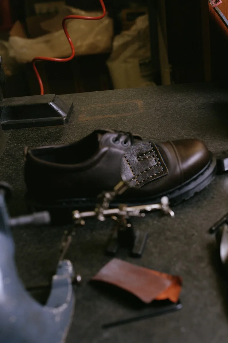 dr-martens-1461-collaboration-avec-mhl/carousel-5.jpg