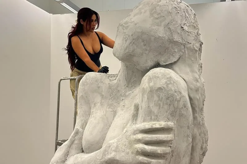 drake-celebre-sade-avec-une-sculpture-monumentale/carousel-2.jpg