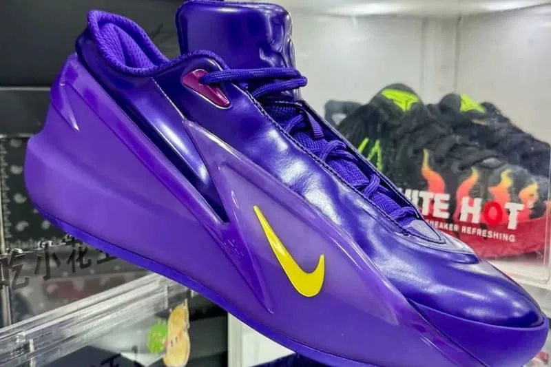 drake-et-nike-annoncent-une-collaboration-avec-kevin-durant/carousel-2.jpg