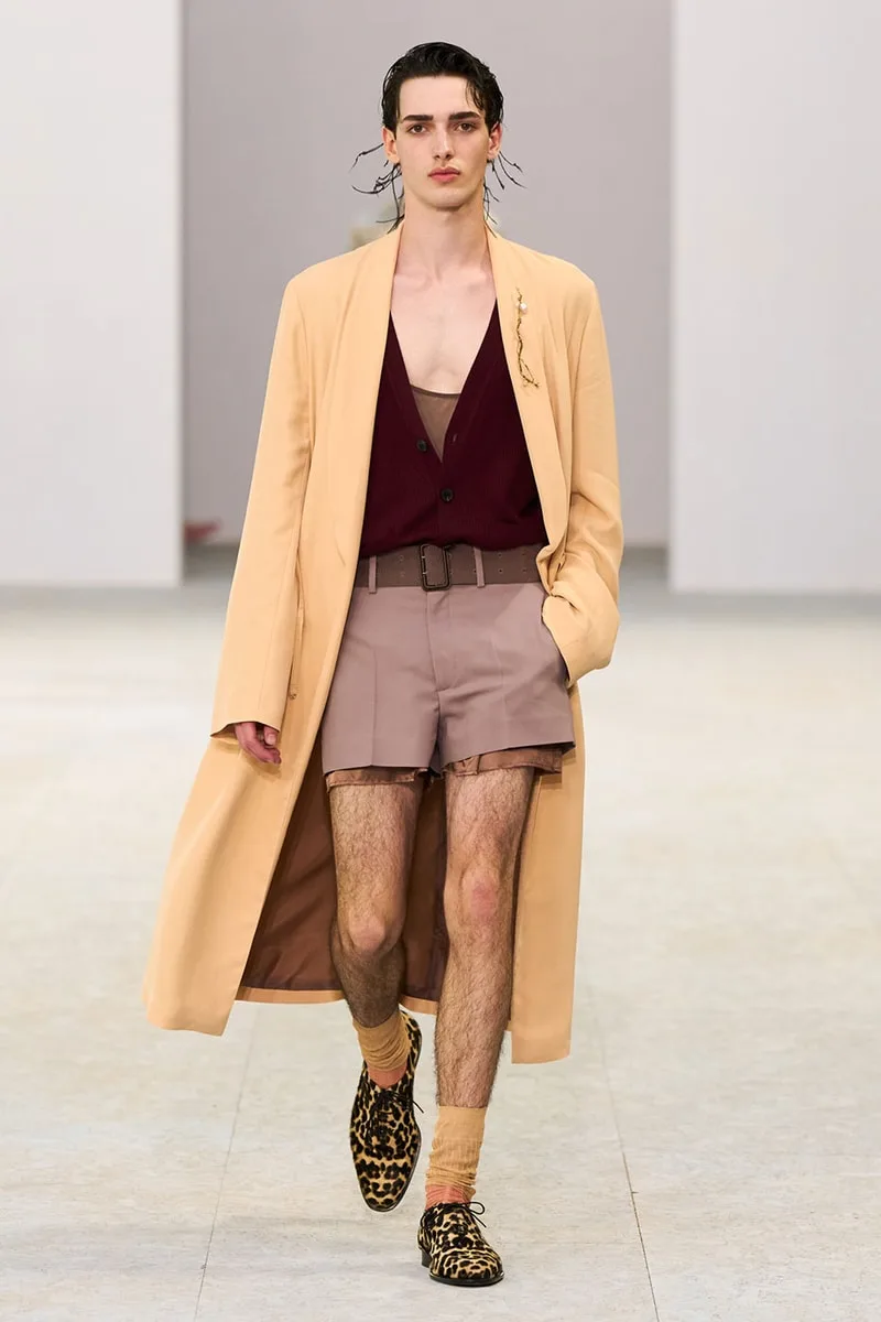 dries-van-noten-une-fluidite-onirique-pour-le-ss27/carousel-13.jpg
