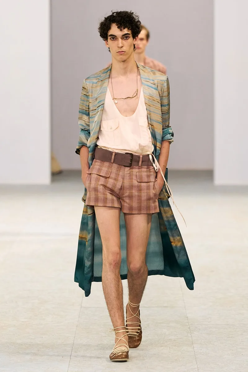 dries-van-noten-une-fluidite-onirique-pour-le-ss27/carousel-14.jpg