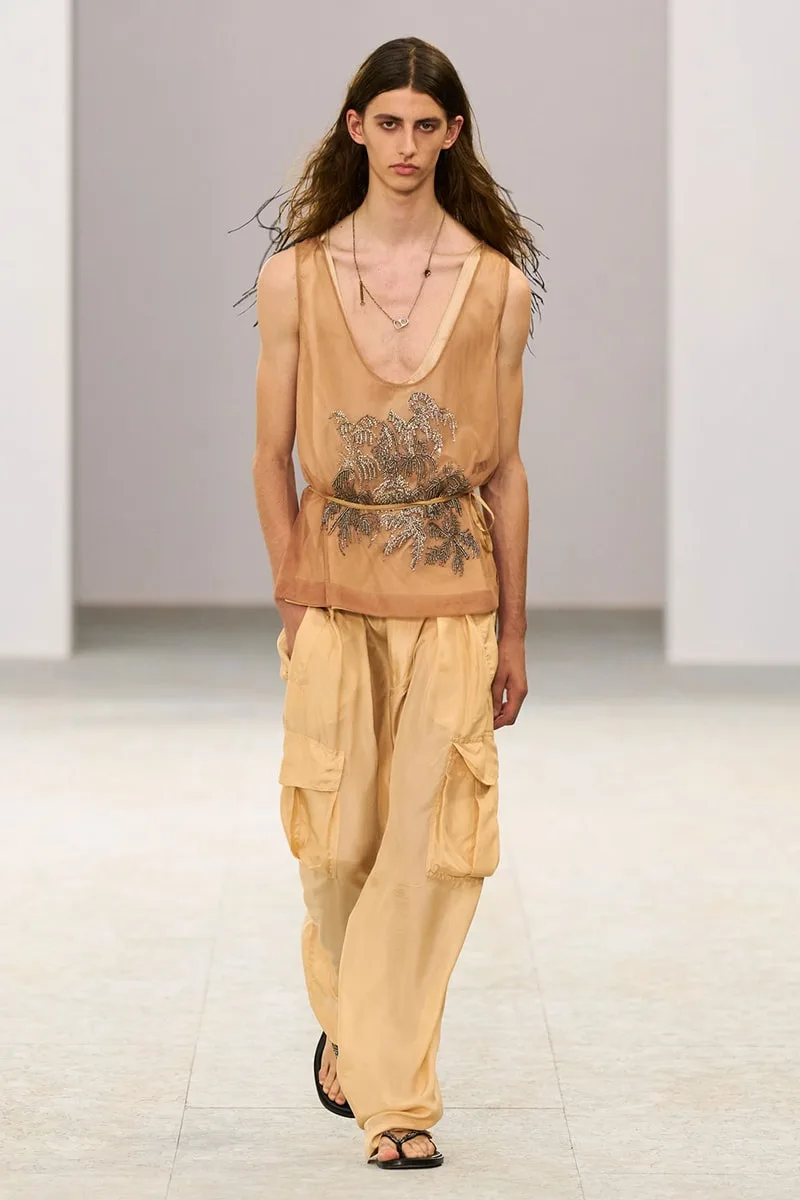 dries-van-noten-une-fluidite-onirique-pour-le-ss27/carousel-2.jpg