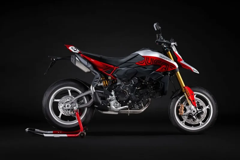 ducati-collezione-100-le-centenaire-en-edition-limitee/carousel-10.jpg