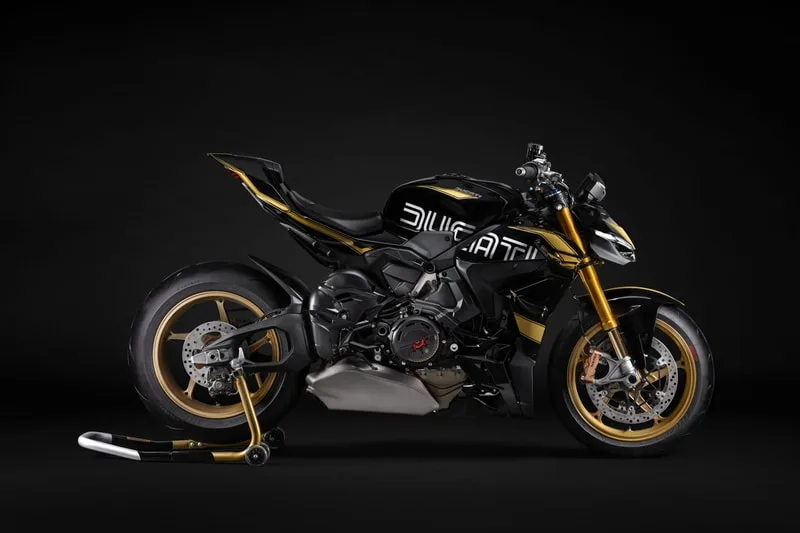 ducati-collezione-100-le-centenaire-en-edition-limitee/carousel-4.jpg