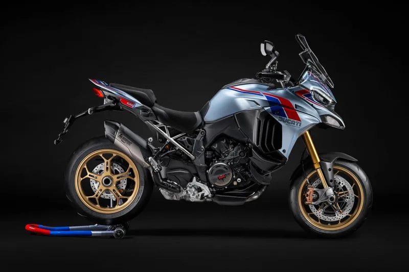 ducati-collezione-100-le-centenaire-en-edition-limitee/carousel-8.jpg