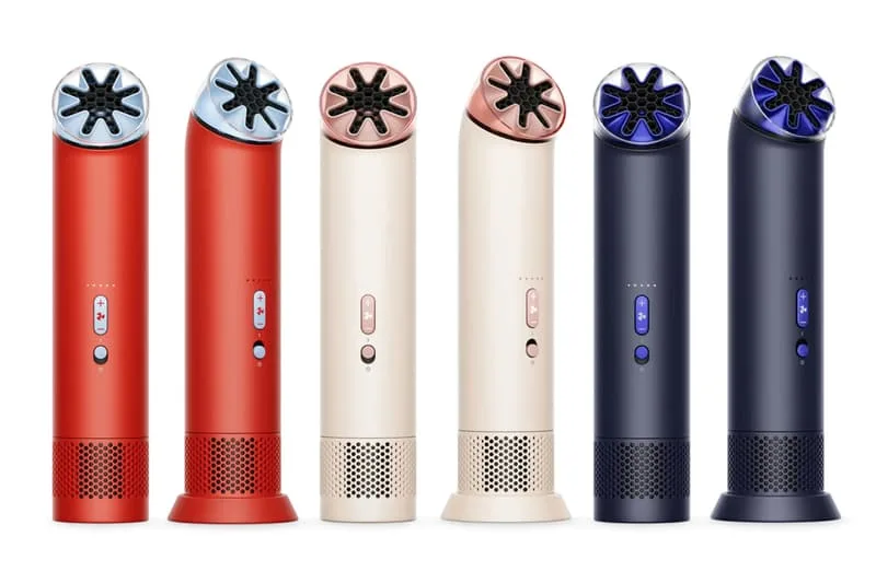 Six sèche-cheveux colorés alignés, rouge, beige, et bleu foncé.