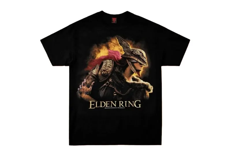 T-shirt noir avec graphisme Elden Ring et casque décoratif.