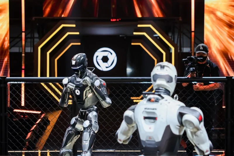 engineai-t800-robot-combattant-de-la-ligue-urkl/carousel-8.jpg