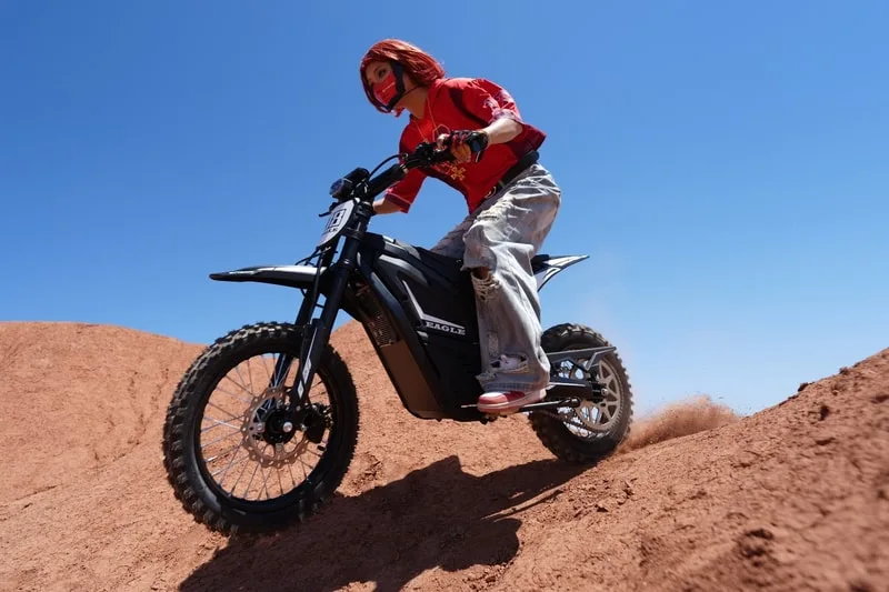 engwe-eagle-le-dirt-bike-qui-redefinit-le-style/carousel-2.jpg
