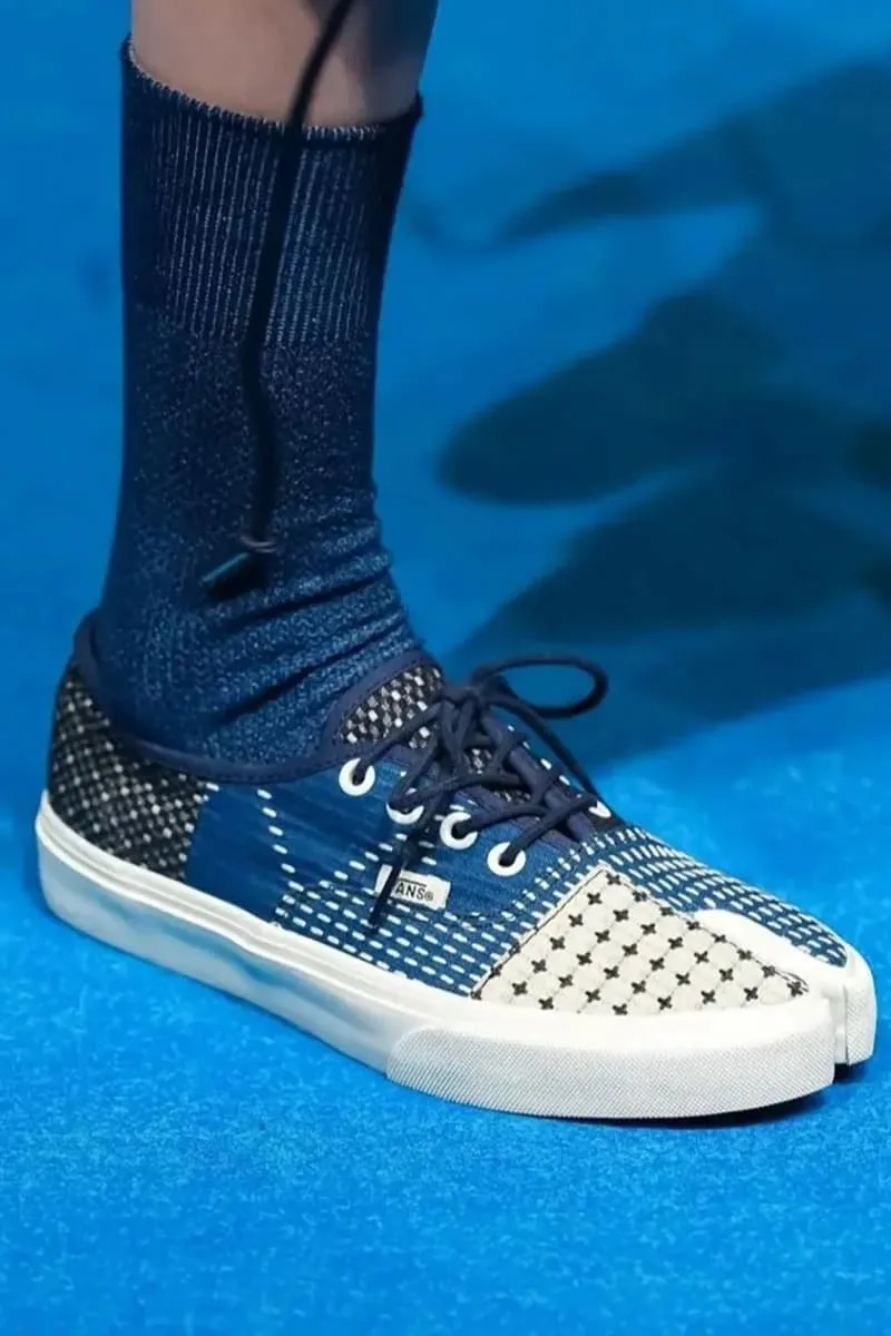 Premières images de la collaboration FDMTL Vans Authentic Tabi automne/hiver 2026
