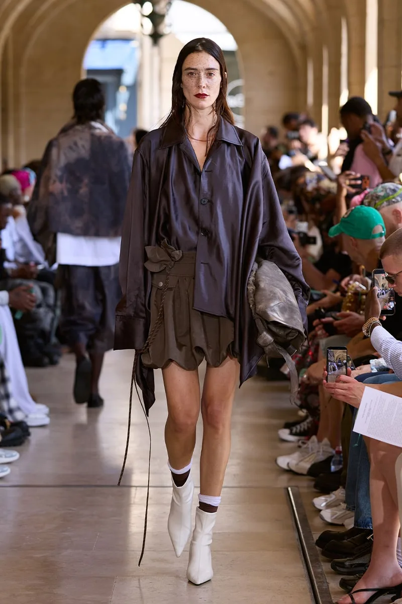 feng-chen-wang-fusion-de-lest-et-de-louest-a-paris/carousel-4.jpg