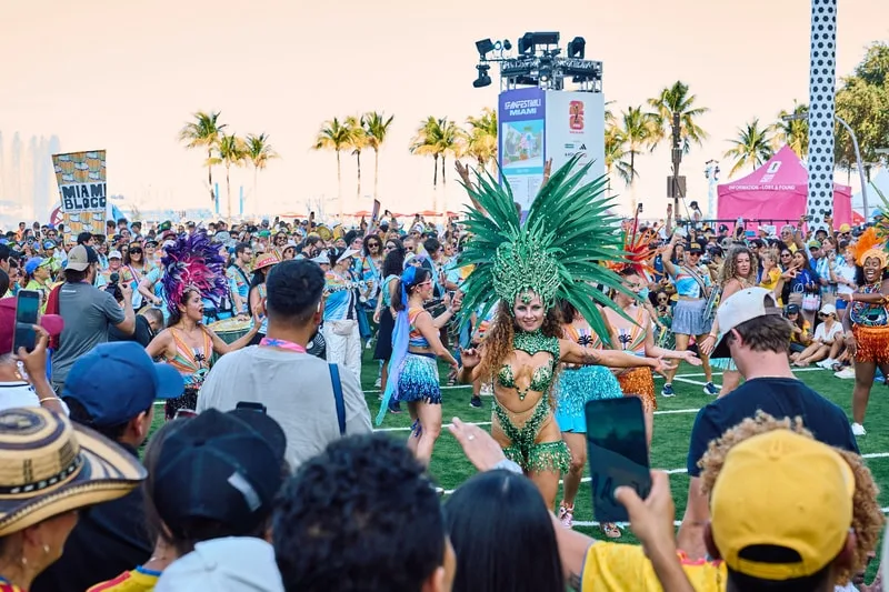 fifa-fan-festival-miami-immersion-dans-la-fievre-du-foot/carousel-7.jpg