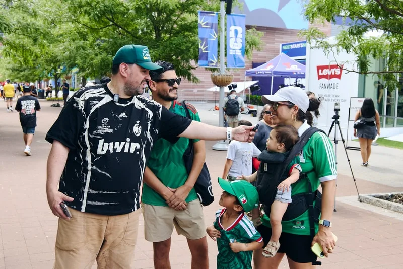 fifa-fan-festival-nyc-alexis-guerreros-au-coeur-de-la-fete/carousel-7.jpg
