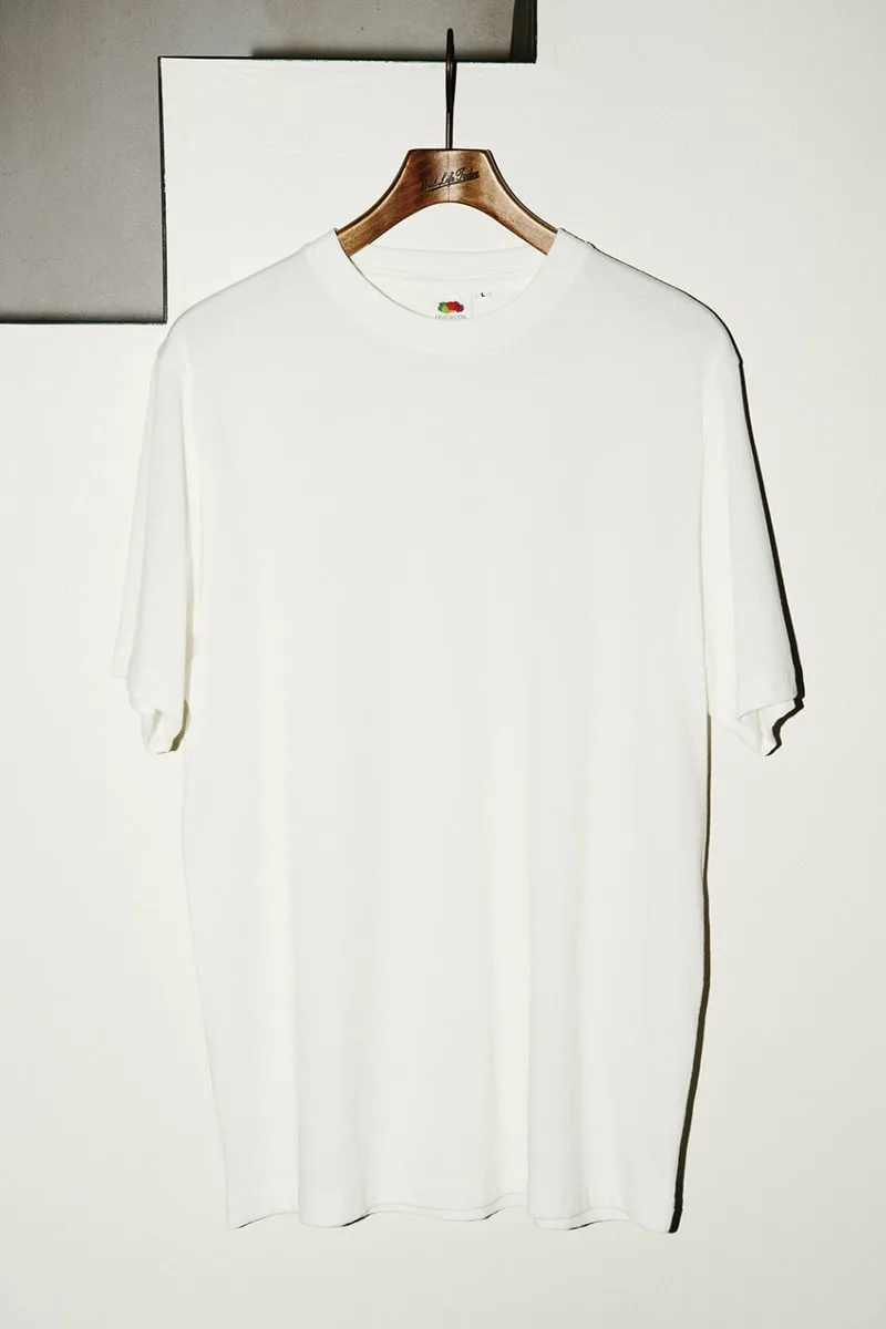 fruit-of-the-loom-la-colab-japonaise-reinvente-le-basique/carousel-2.jpg