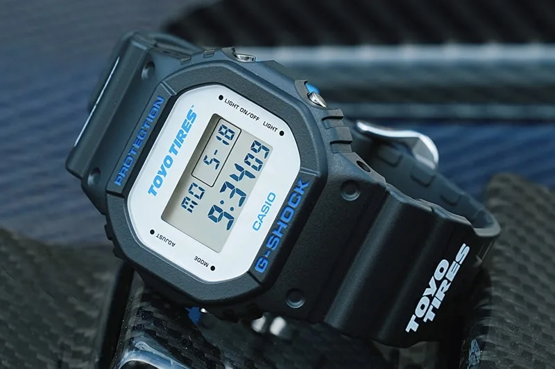 g-shock-x-toyo-tires-une-montre-inspiree-du-proxes-sport-r/carousel-1.jpg