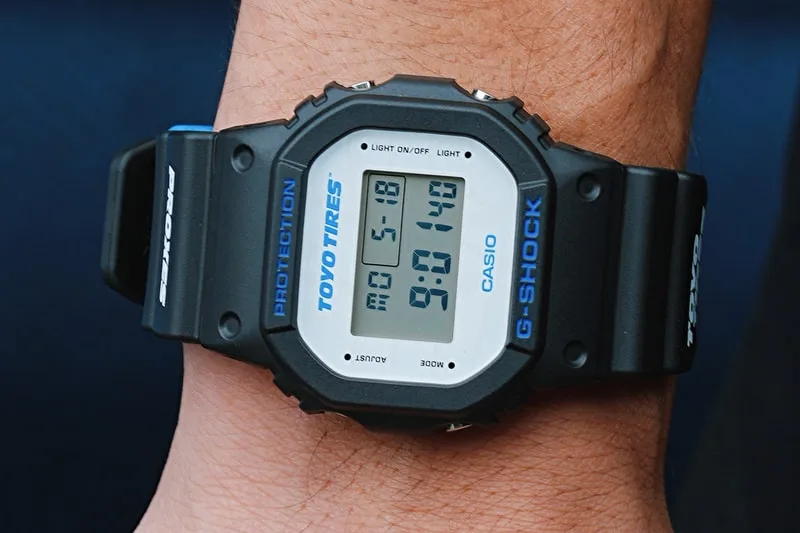 g-shock-x-toyo-tires-une-montre-inspiree-du-proxes-sport-r/carousel-2.jpg