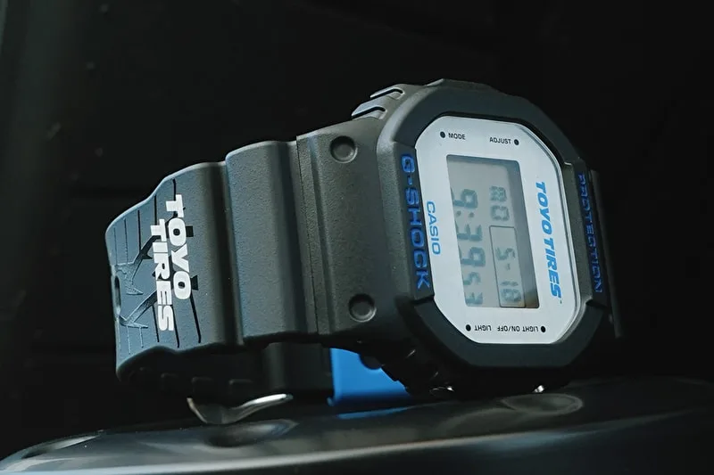 g-shock-x-toyo-tires-une-montre-inspiree-du-proxes-sport-r/carousel-3.jpg