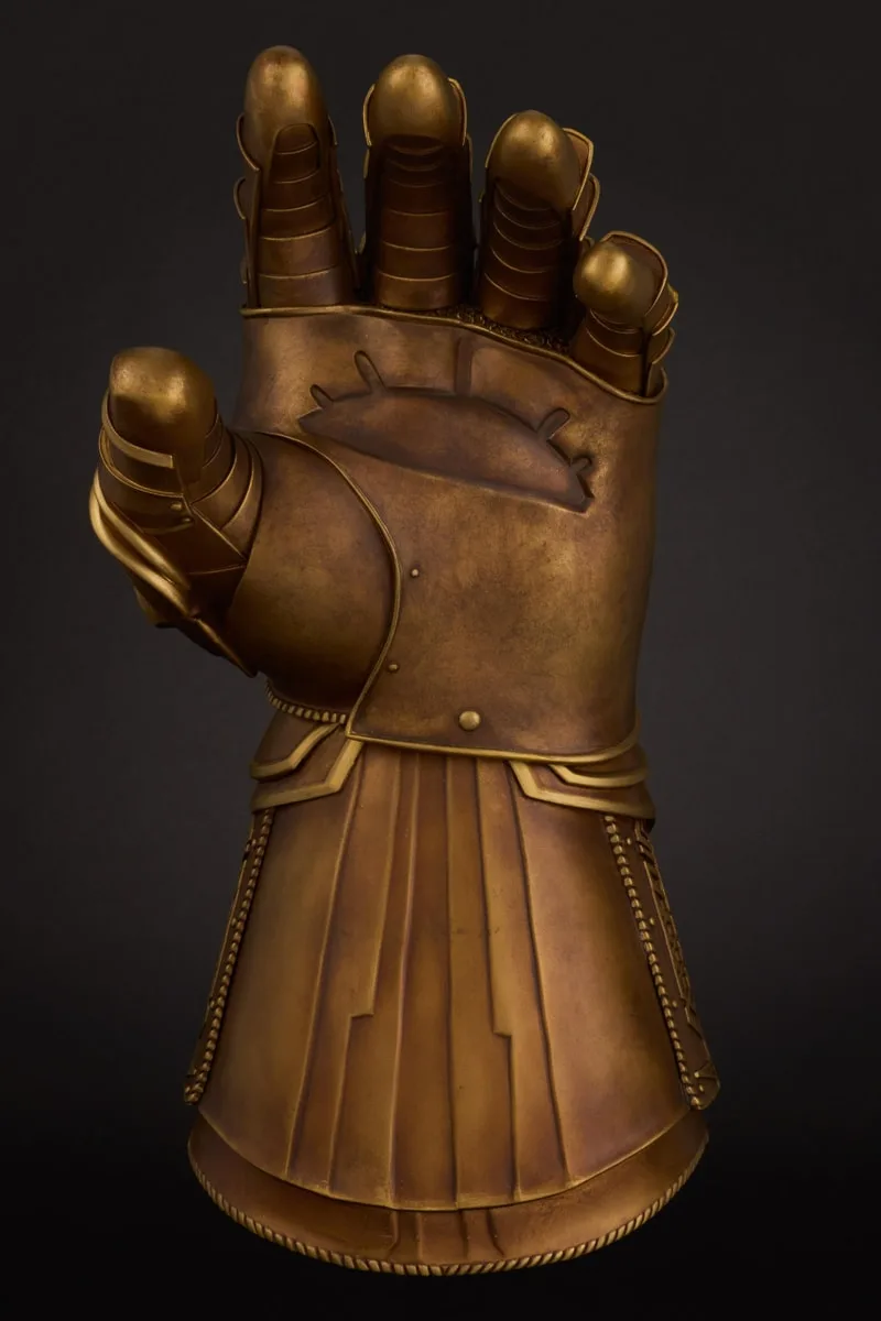 Annonce de la vente aux enchères du Gantelet de l’Infini Marvel, pièce unique