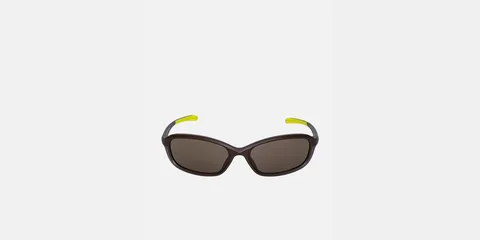 Lunettes de soleil avec monture noire et branches jaunes