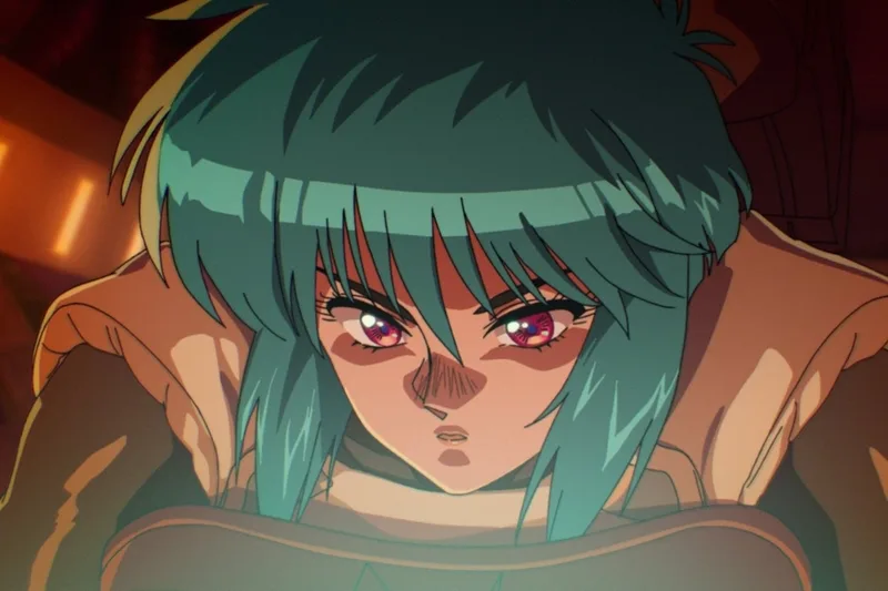 Personnage animé avec cheveux bleus et yeux violets, expression concentrée.