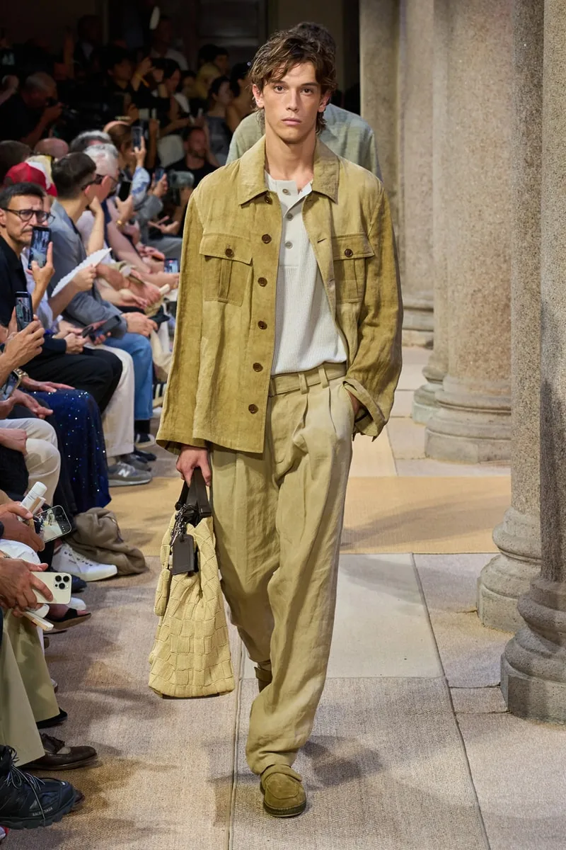 giorgio-armani-vers-une-elegance-decontractee-ss27/carousel-11.jpg