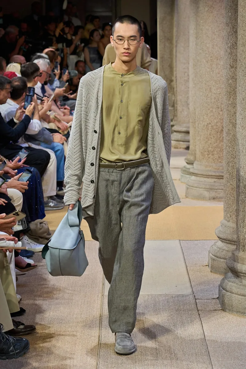 giorgio-armani-vers-une-elegance-decontractee-ss27/carousel-13.jpg