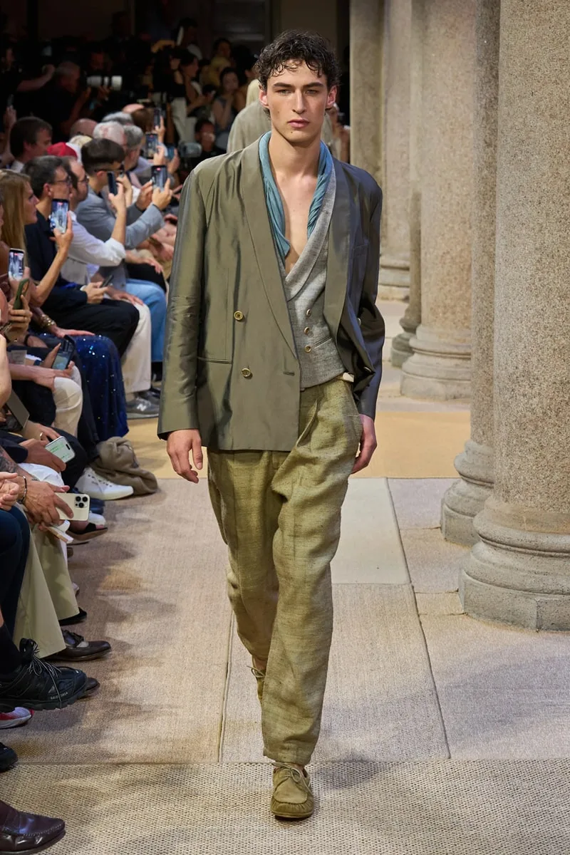 giorgio-armani-vers-une-elegance-decontractee-ss27/carousel-6.jpg