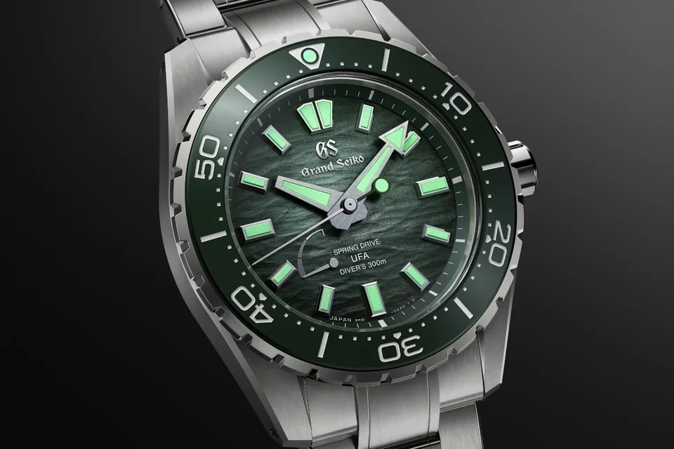 grand-seiko-ushio-plongee-dans-la-polyvalence/carousel-5.jpg