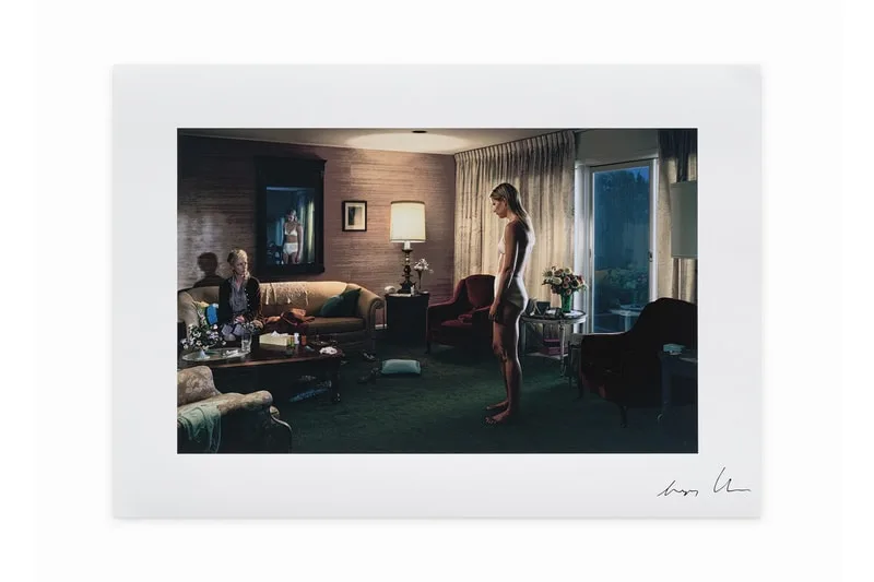 gregory-crewdson-lobscurite-des-banlieues-revelee/carousel-5.jpg