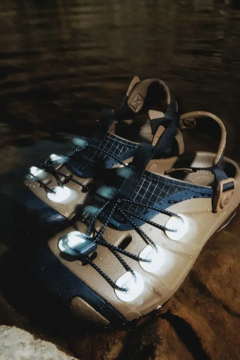 helinox-x-crocs-un-sabot-lumineux-et-utilitaire/carousel-9.jpg