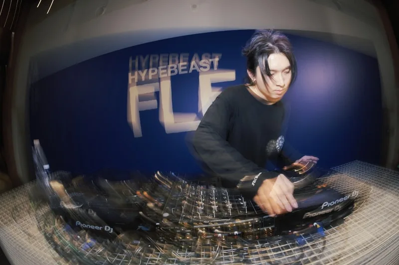 hypebeast-flea-et-hypedrive-immersion-totale-a-guangzhou/carousel-11.jpg