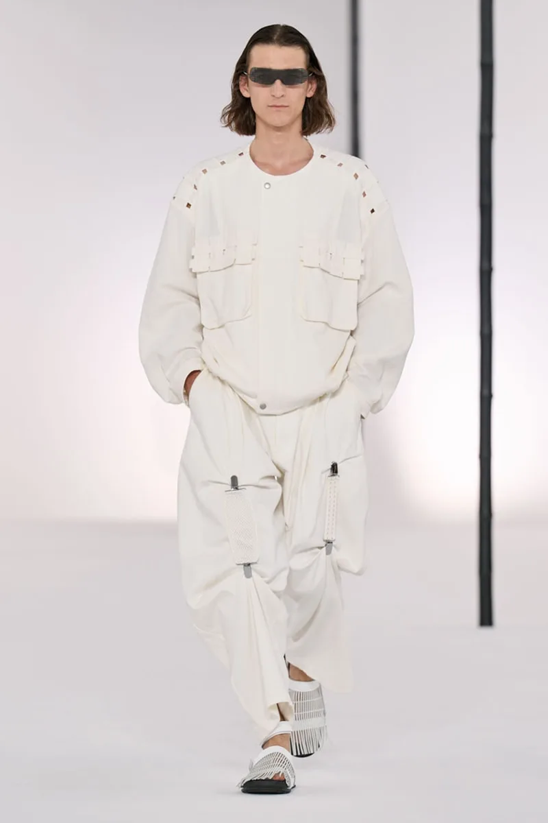 im-men-hommage-a-lart-asiatique-dans-sa-collection-ss27/carousel-13.jpg