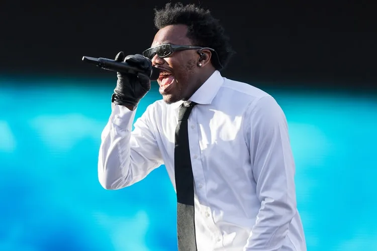 isaiah-rashad-prepare-son-retour-et-leffervescence-de-coachella/carousel-8.jpg